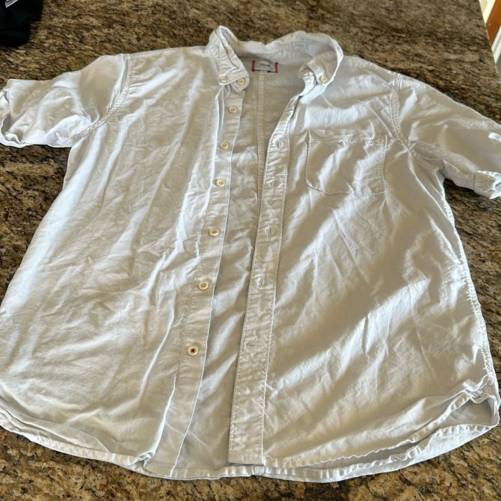 White button up in perfect condition size L